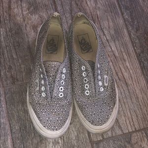 Men’s 6.5/ Women’s 8 Vans Sneakers